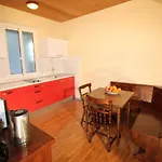 Villa Center1 *