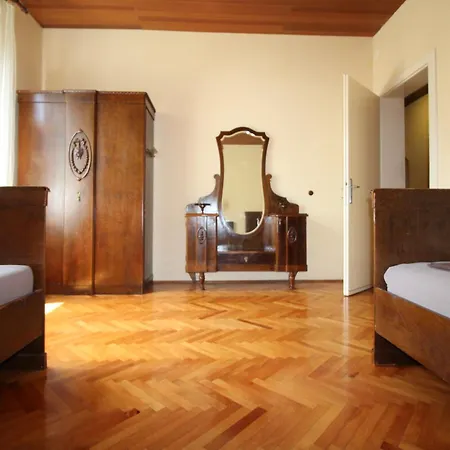 Center1 فيلة ماكارسكا